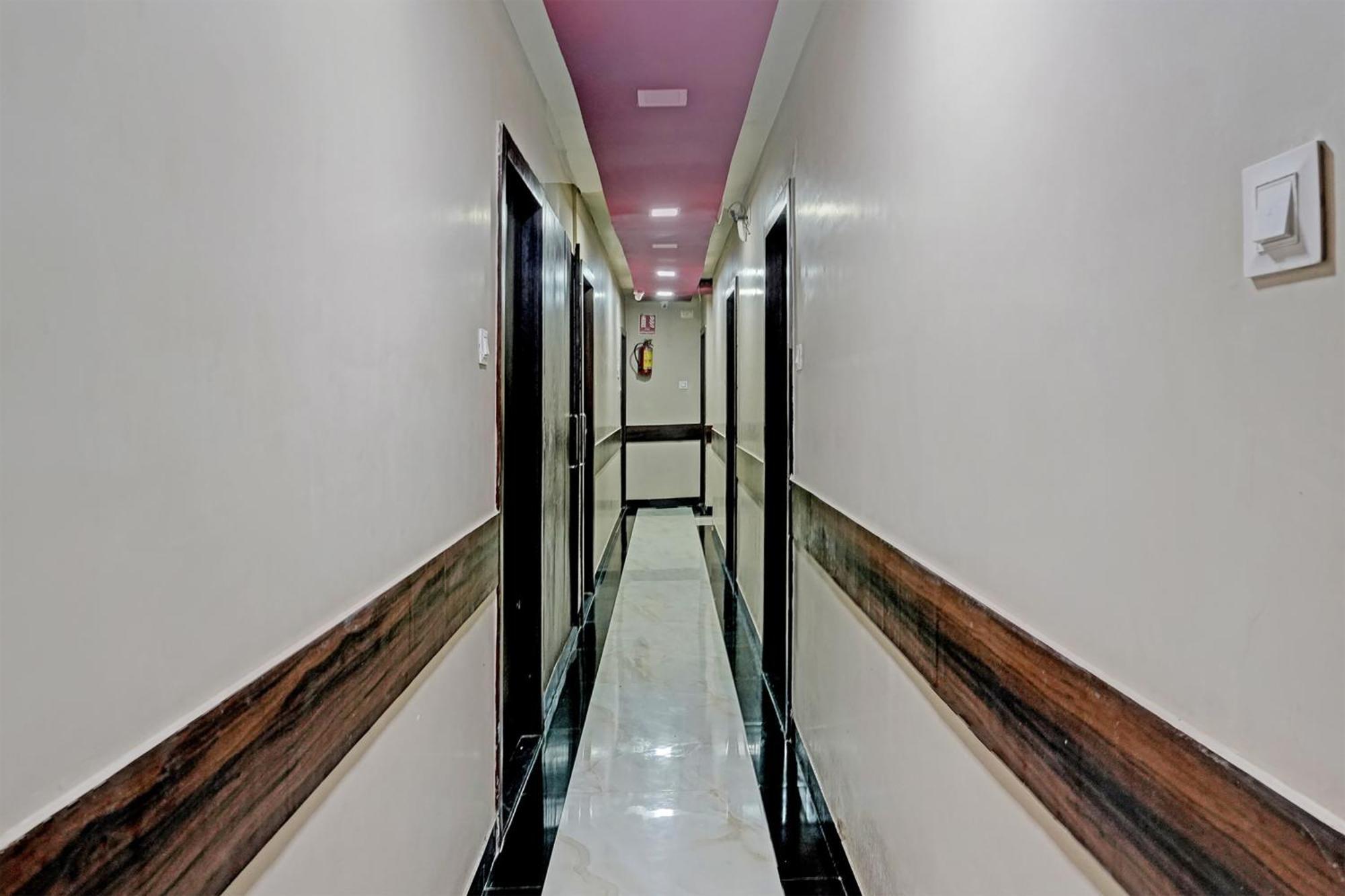 Oyo Hotel Blue Sapphire Residency Near Chhatrapati Shivaji International Airport 孟买 外观 照片