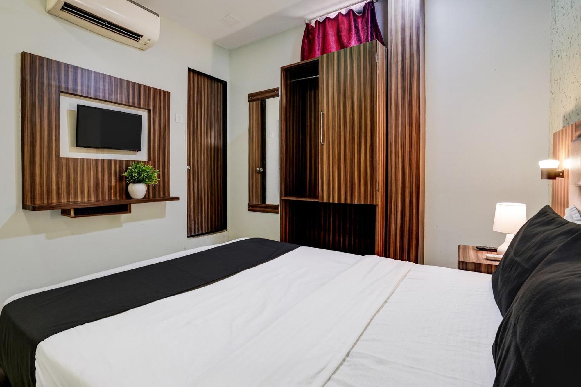 Oyo Hotel Blue Sapphire Residency Near Chhatrapati Shivaji International Airport 孟买 外观 照片