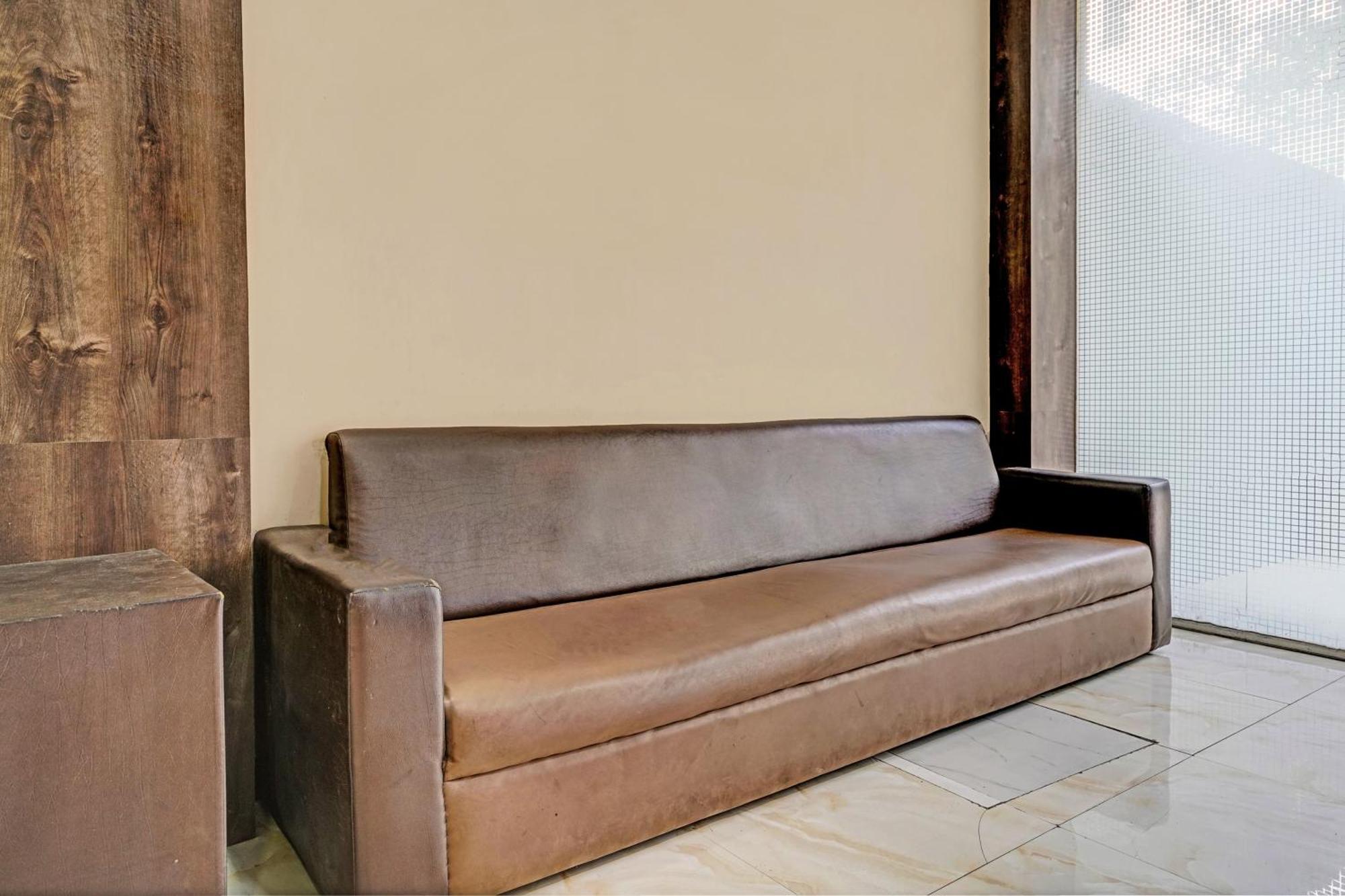 Oyo Hotel Blue Sapphire Residency Near Chhatrapati Shivaji International Airport 孟买 外观 照片